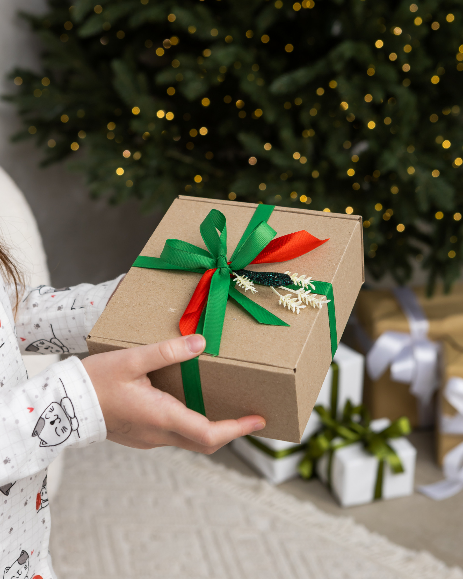 Даруємо подарунковий бокс за відгук