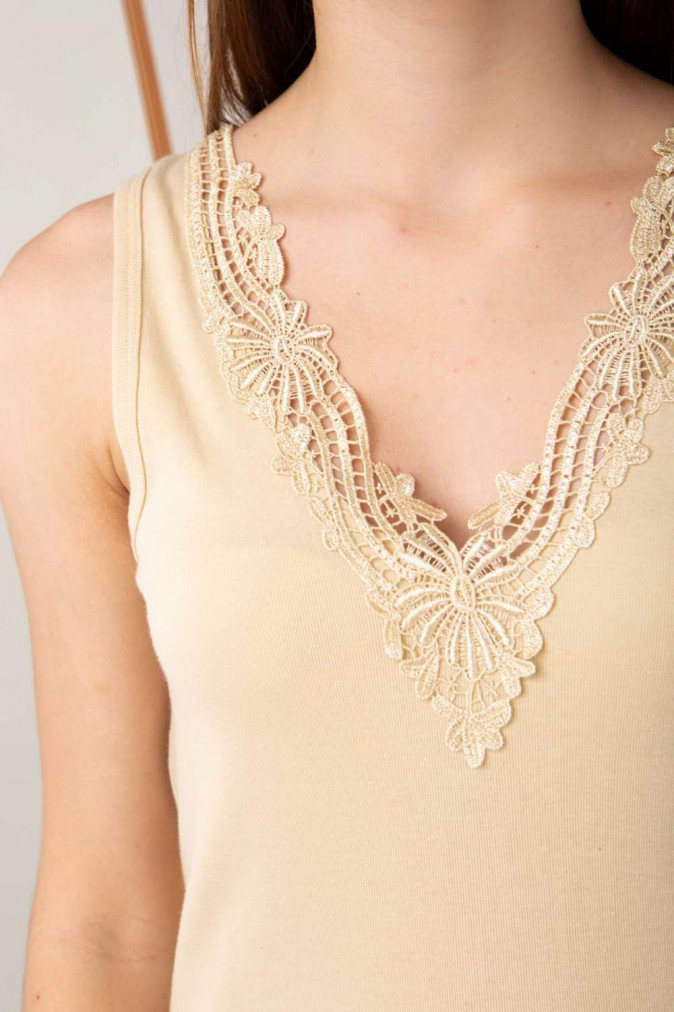 Майка жіноча з мереживом спереду - 0156 - Білий