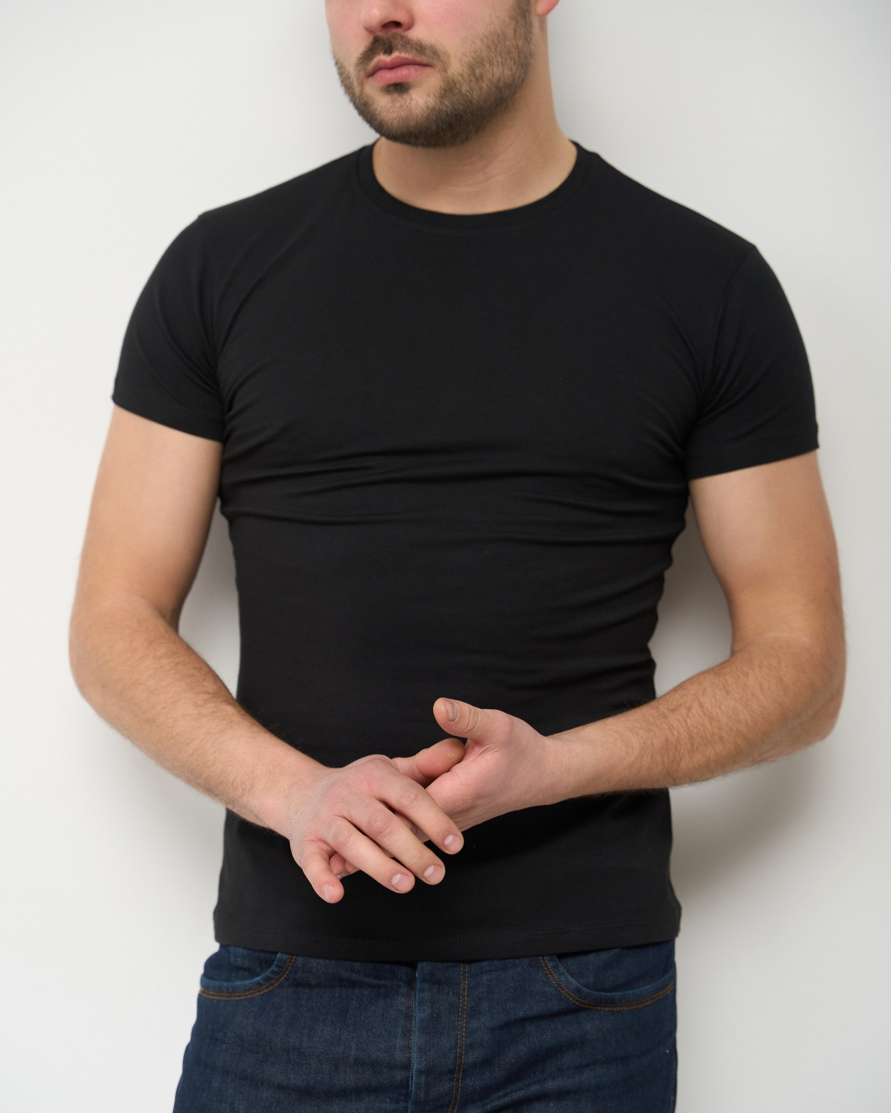 Чоловіча футболка з закритим горлом - Чорна