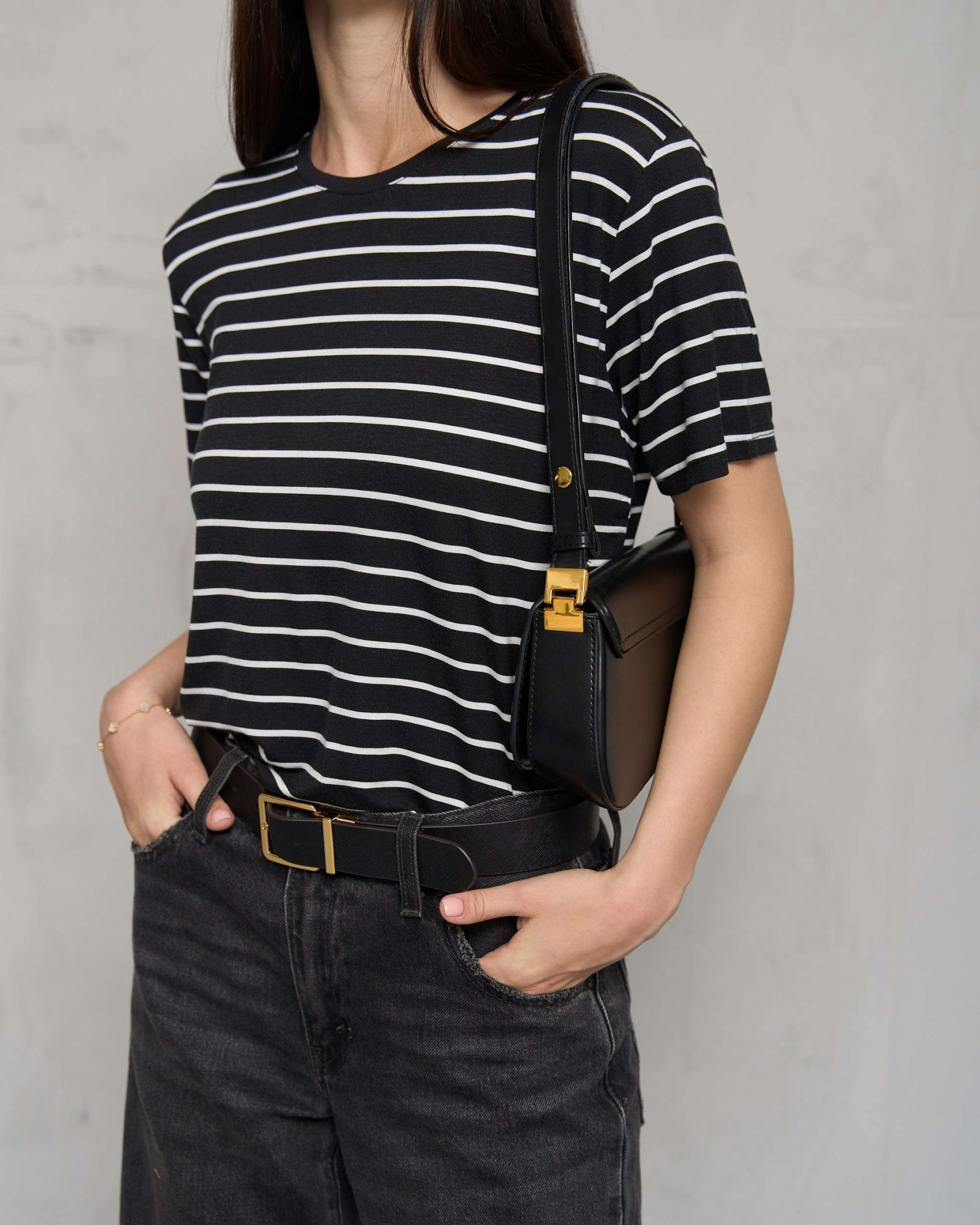 Футболка віскозна чорна у смужку Plus Size - кругла горловина