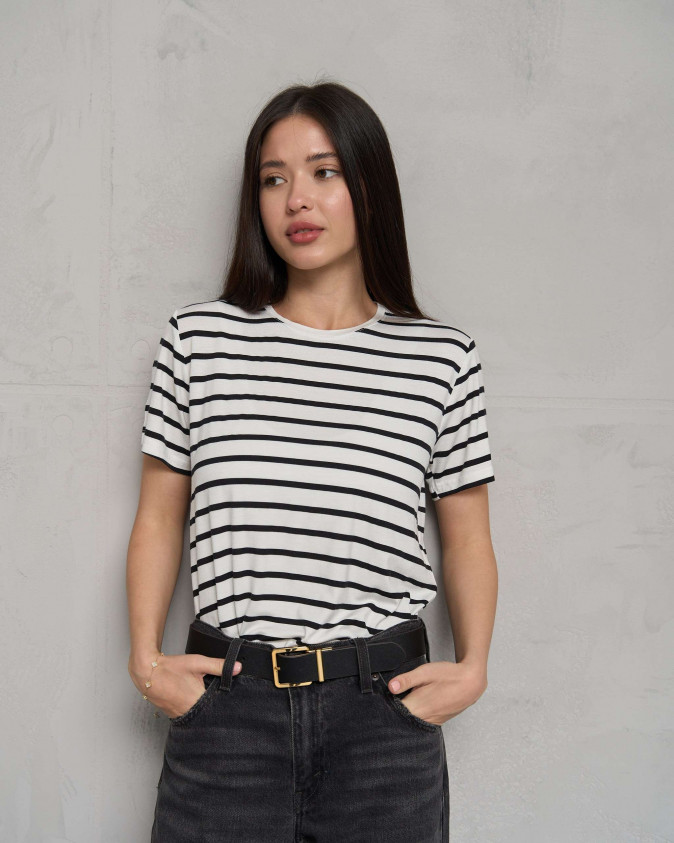 Футболка віскозна біла у смужку Plus Size - кругла горловина 