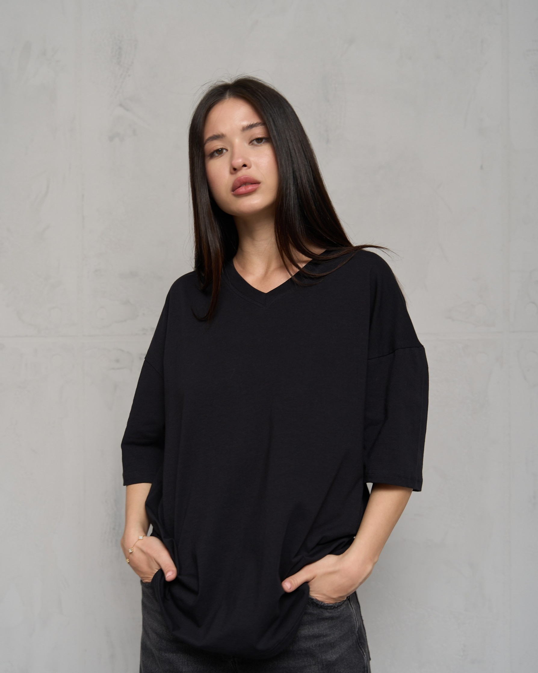 Футболка жіноча однотонна оверсайз бавовна - Чорна