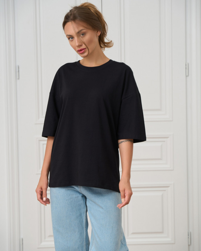 Футболка жіноча оверсайз кругле горло - Чорна