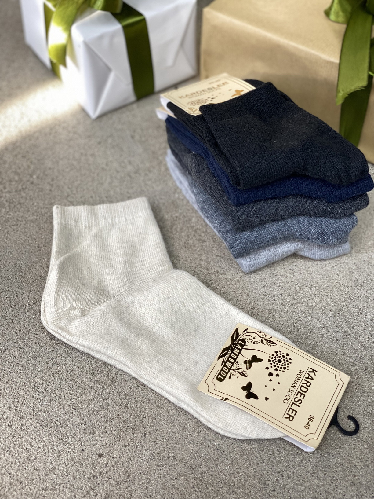 Жіночі теплі однотонні шкарпетки - середні - вовна