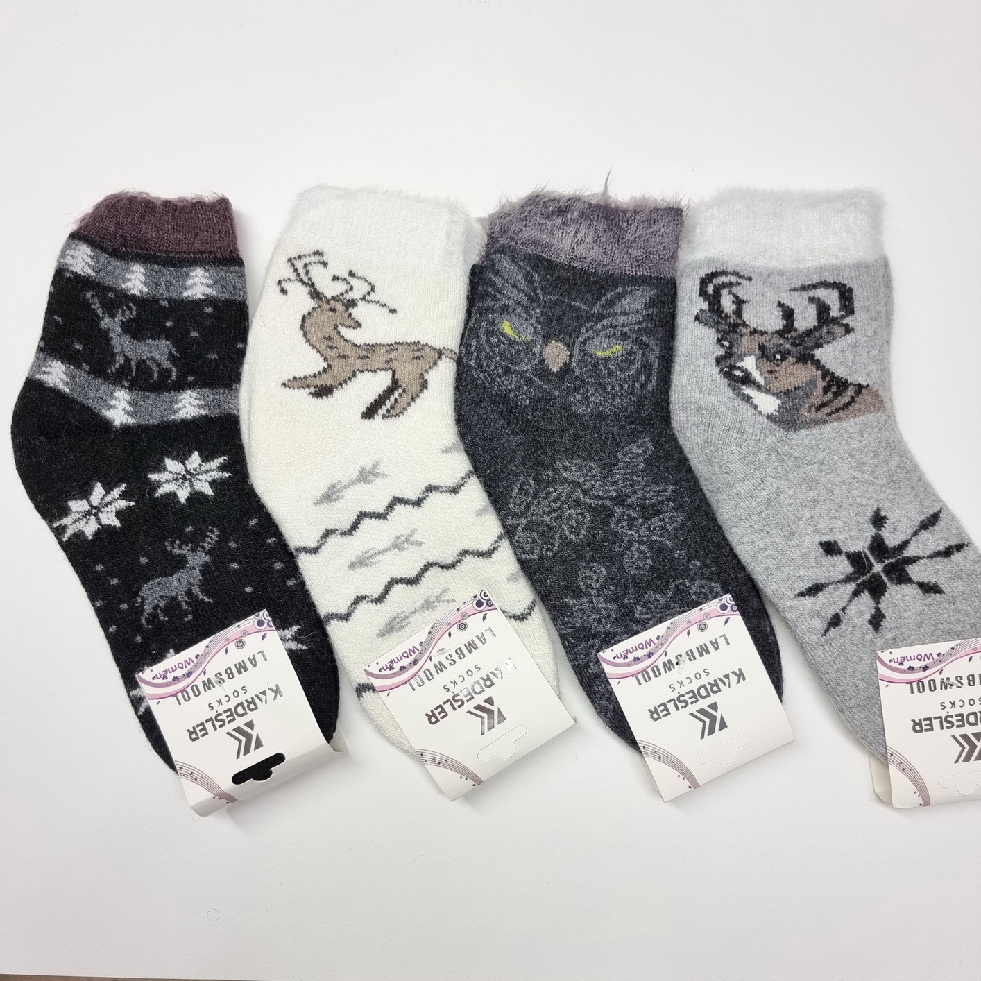 Жіночі вовняні теплі шкарпетки - зимовий принт