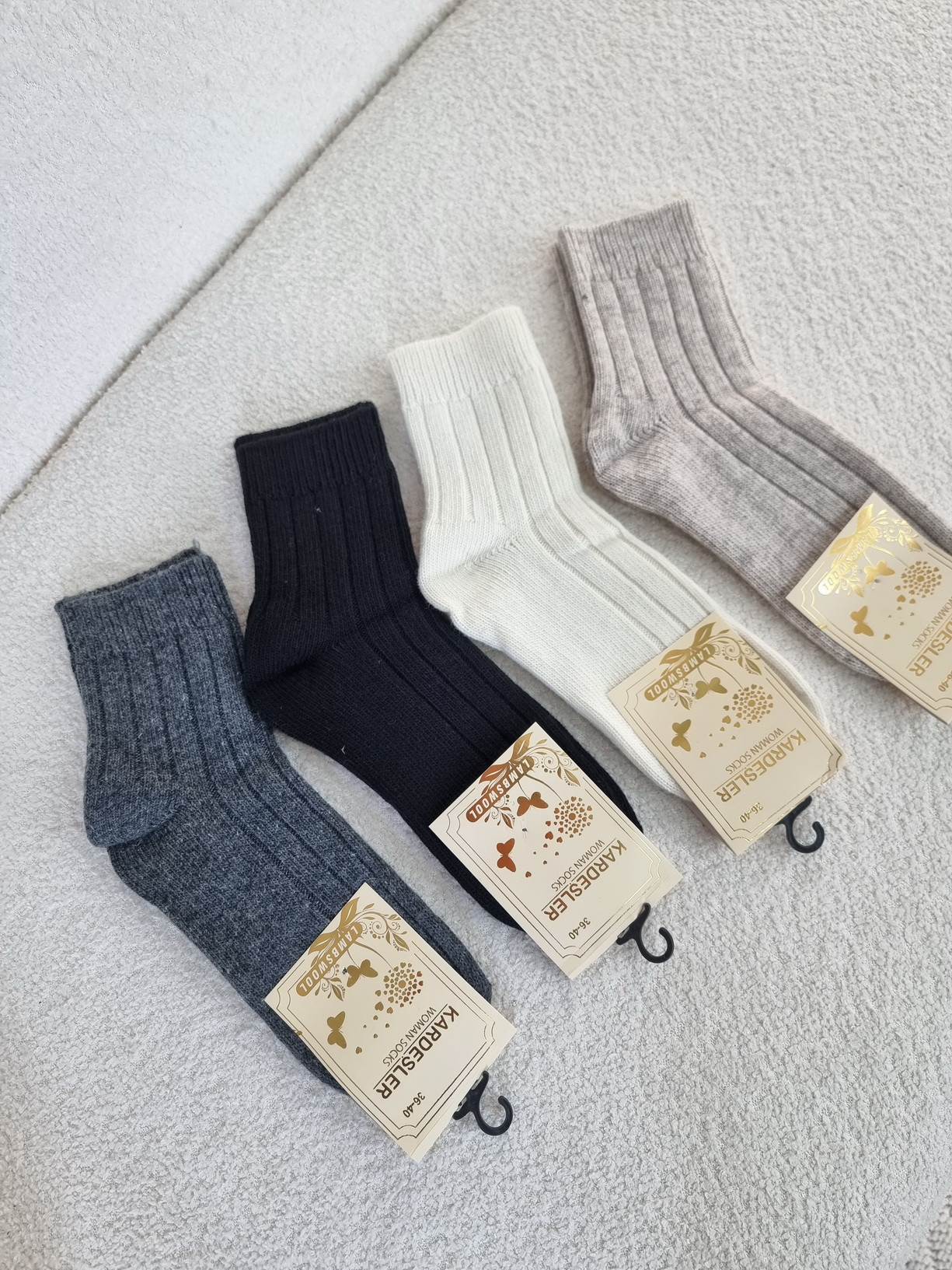 Жіночі теплі пастельні шкарпетки в рубчик - середні