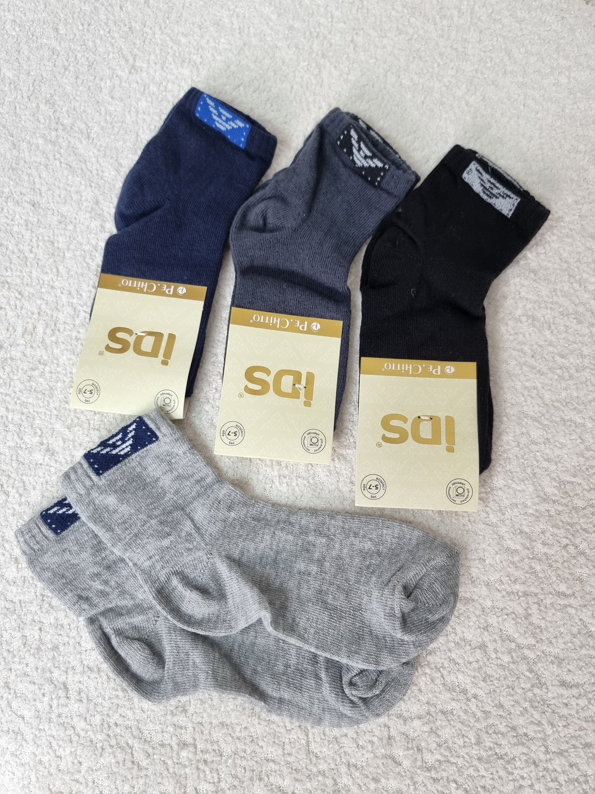 Носки тонкие для мальчика с лейбой наверху