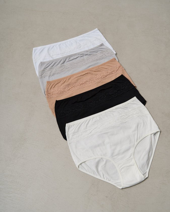 Трусики Plus Size однотонні - попереду мереживо