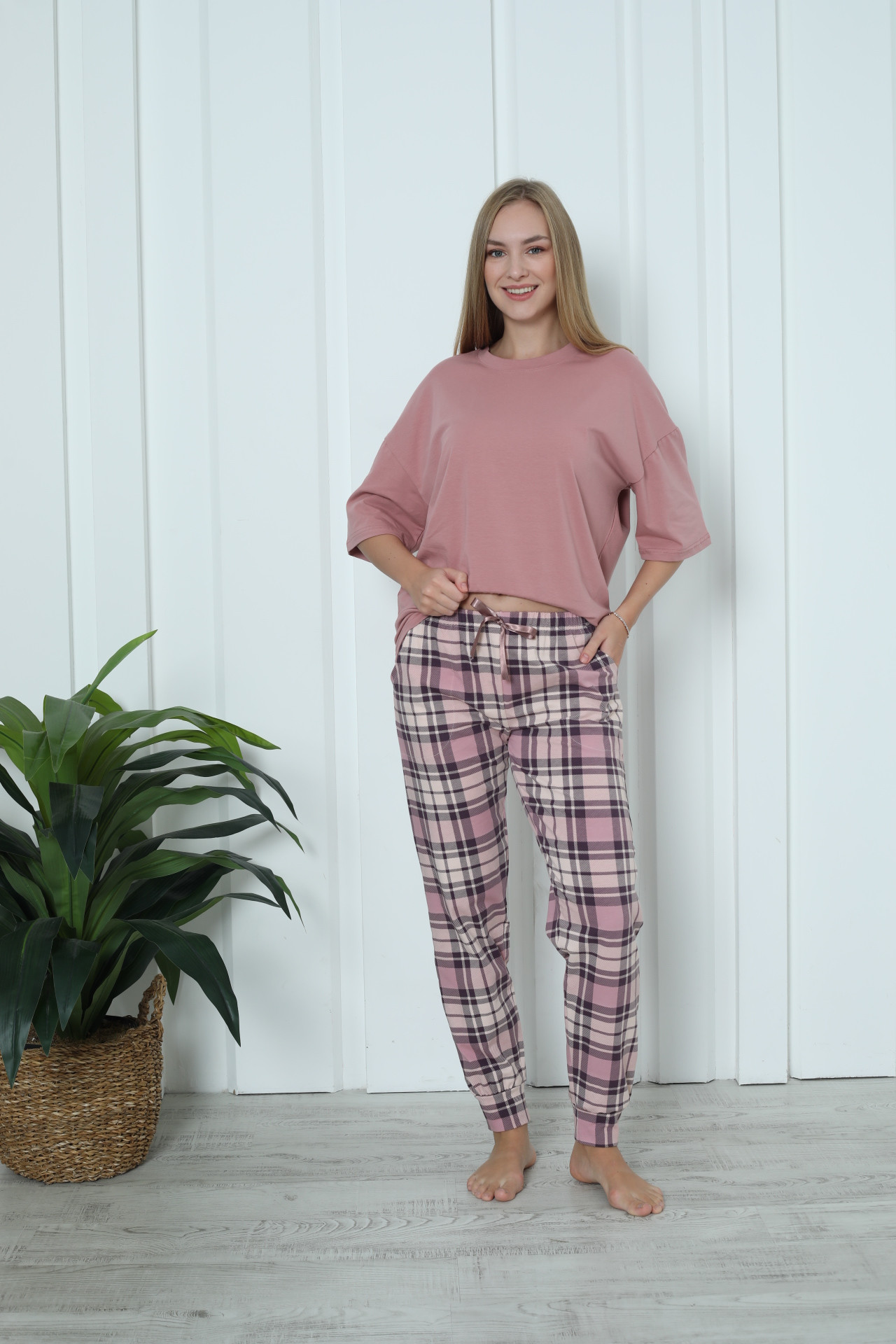Жіночі піжамні штани - рожеві у клітинку