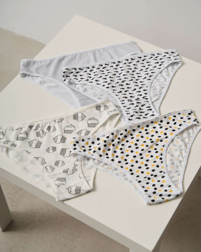 Трусики жіночі із дрібними малюнками