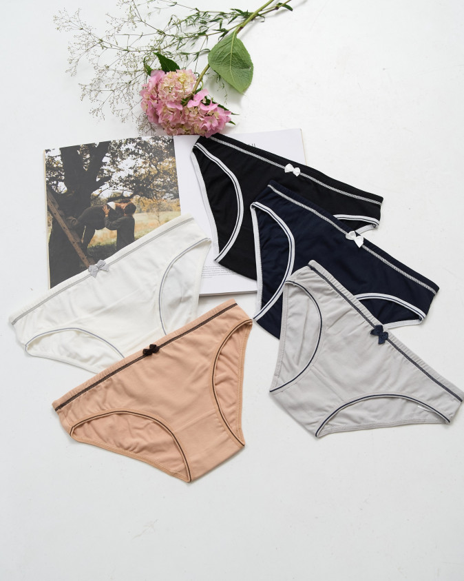 Женские трусики однотонный микс - с окантовкой