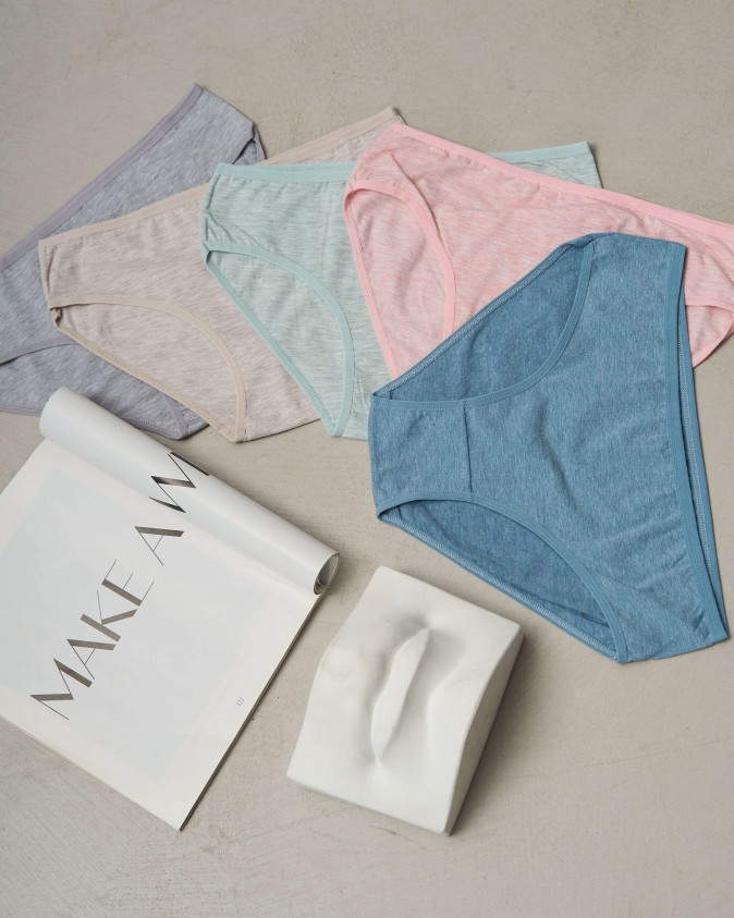 Однотонні жіночі трусики Plus Size - світлий мікс