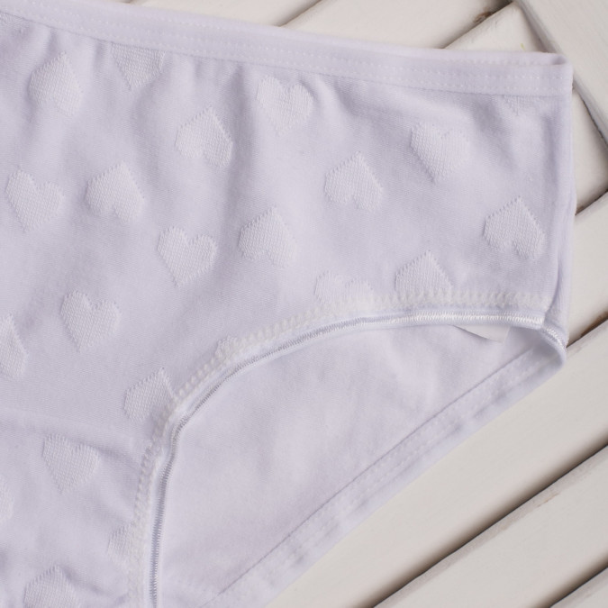 Трусики для девочки - белые с сердечками