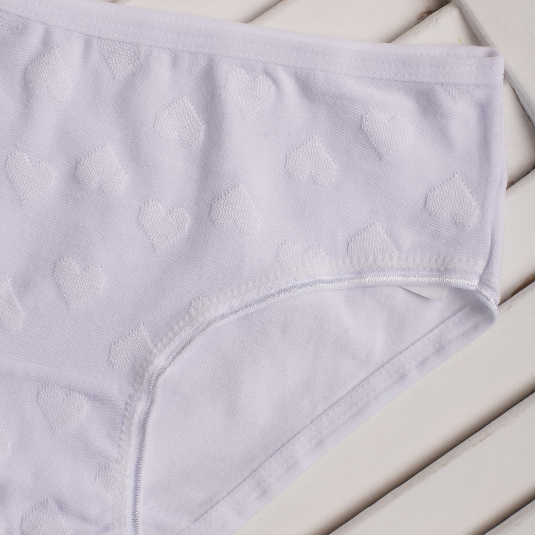 Трусики для девочки - белые с сердечками