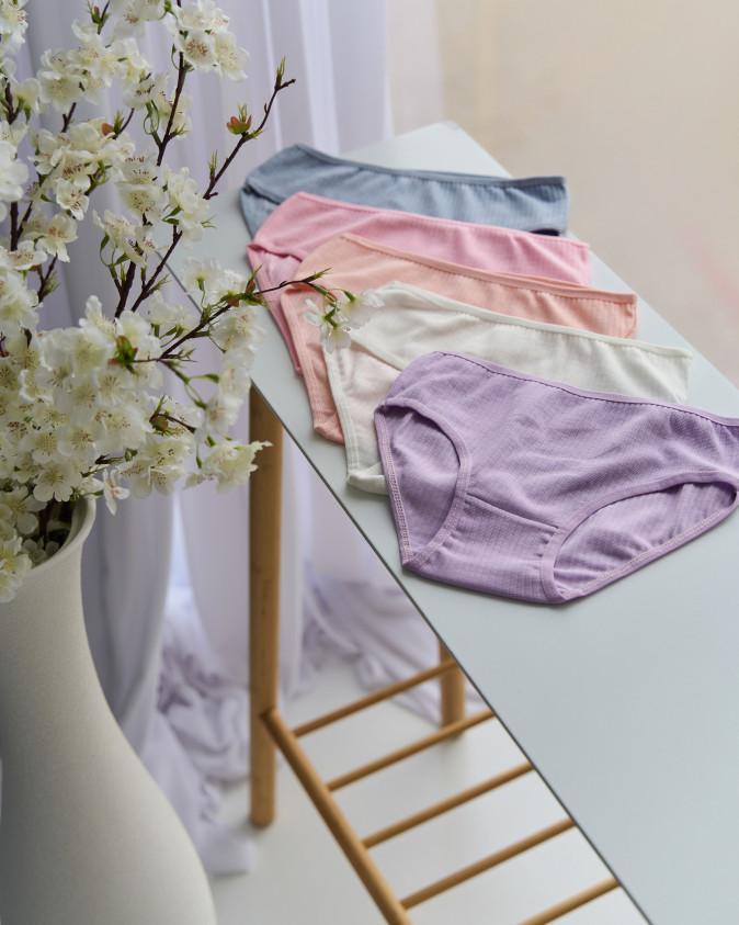 Трусики на дівчинку дитячі - в рубчик однотонні