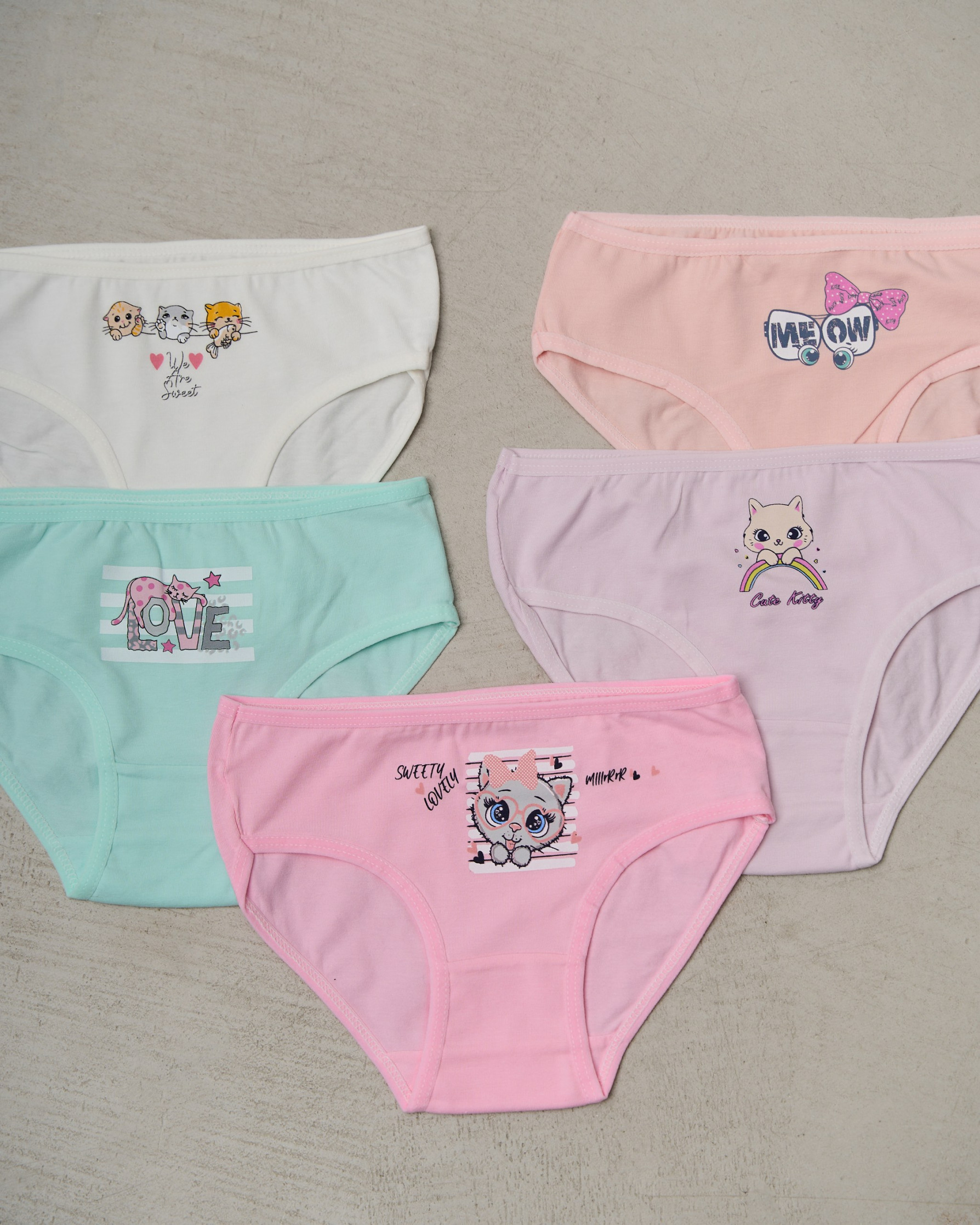Дитячі трусики для дівчинки - кольорові з котиками
