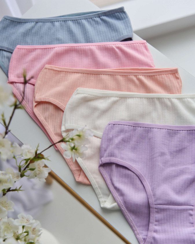 Трусики на дівчинку-підлітка в рубчик - пастельний мікс