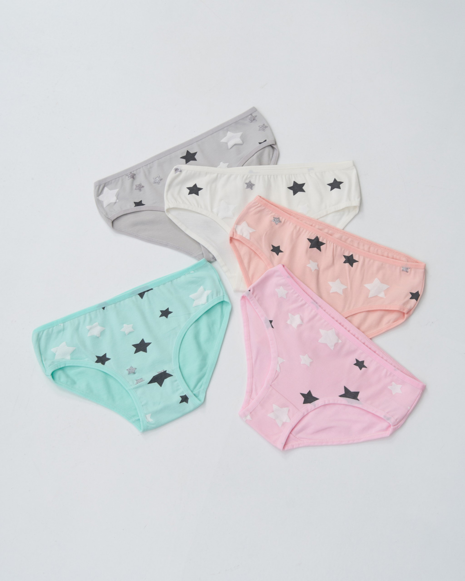 маленькая дочка без трусов