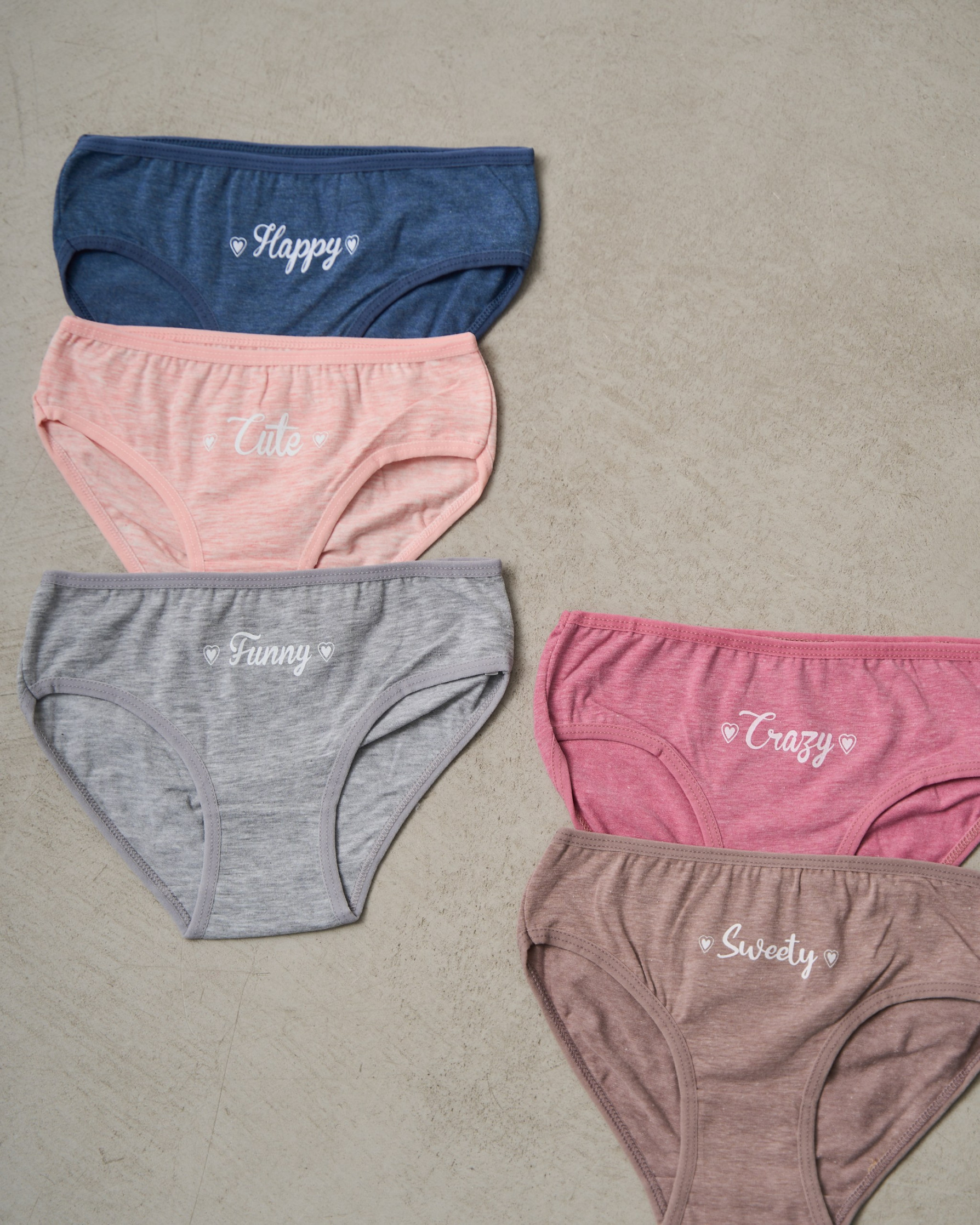 Підліткові труси на дівчинку однотонні - з написом