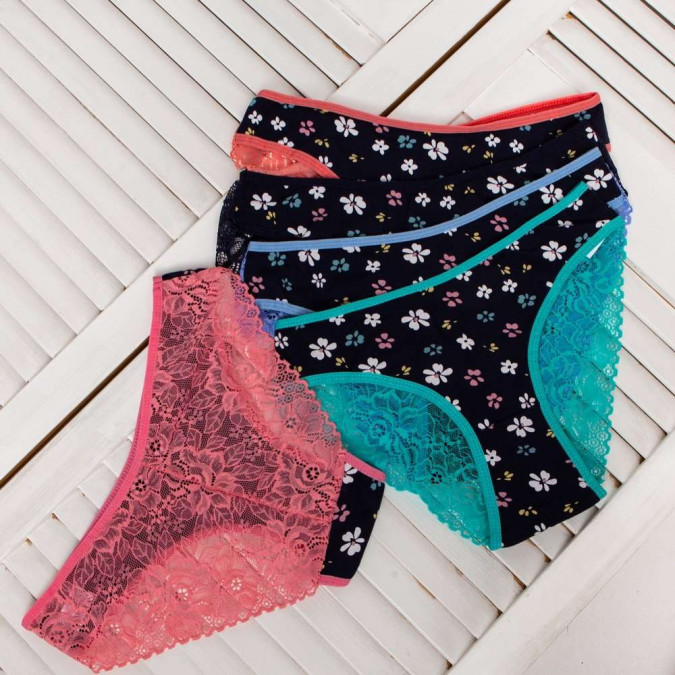 Жіночі трусики з квіточками і кольоровим мереживом