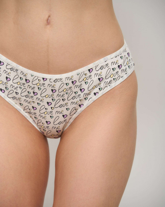 Женские трусики с надписью Love me 
