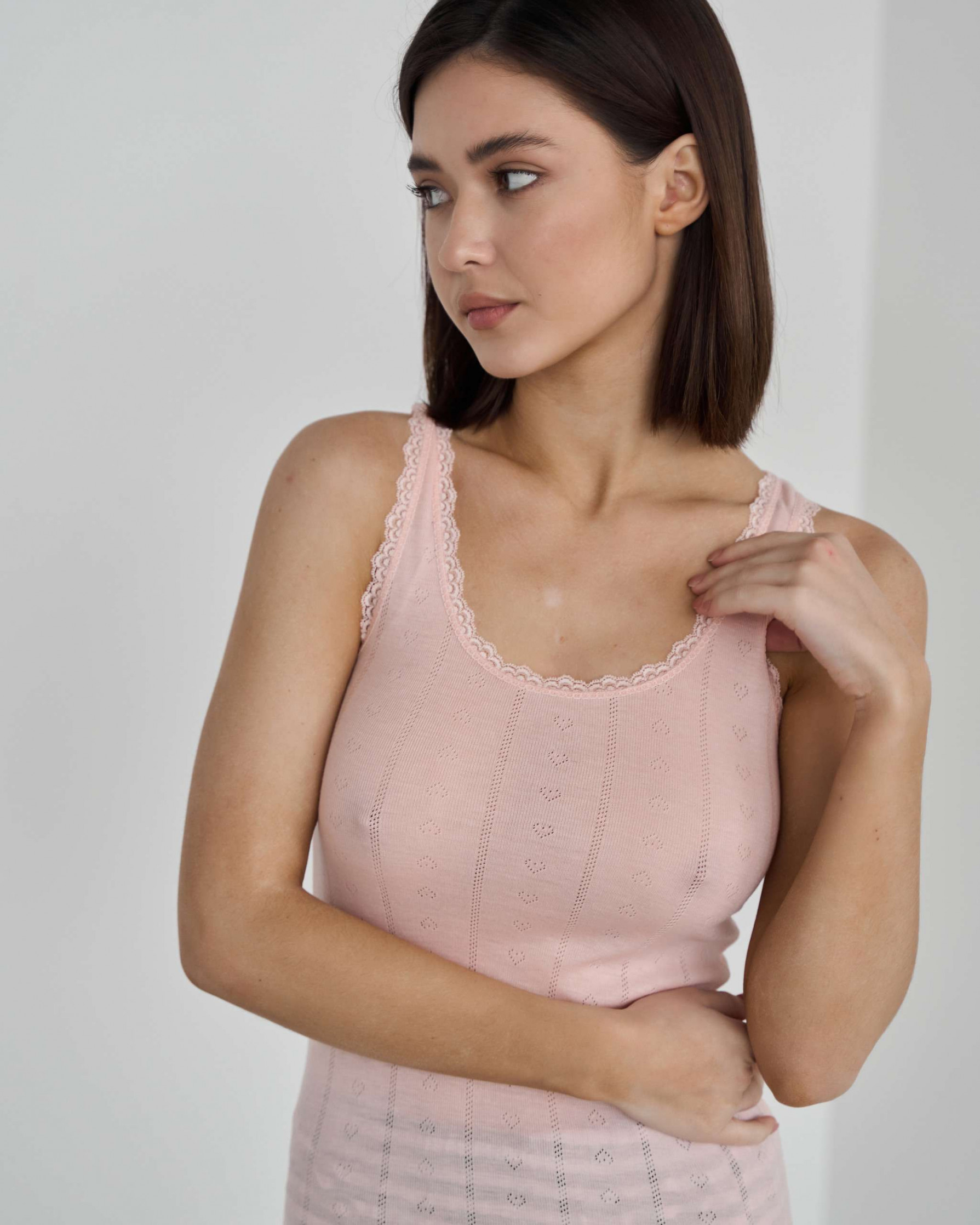Майка жіноча з мереживом - Персиковий