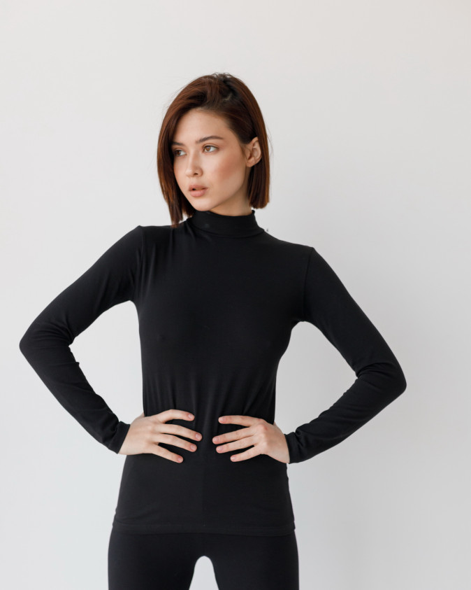 Жіноча водолазка Ozkan - чорна