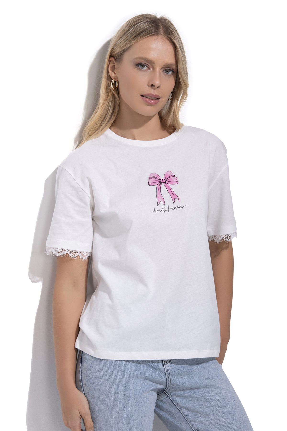 Футболка жіноча бавовна з мереживом на рукаві - Бантик