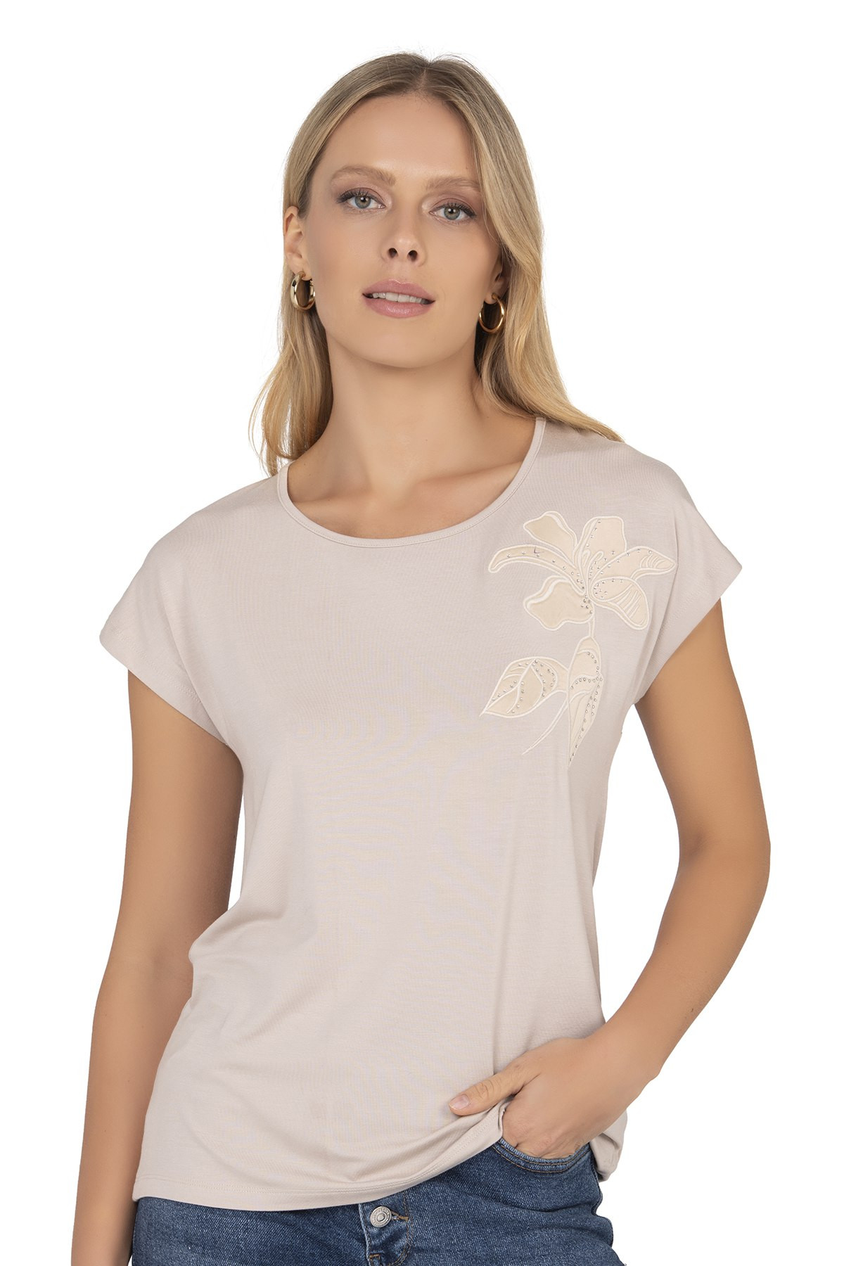 Футболка жіноча віскозна - Квітка з камінчиків