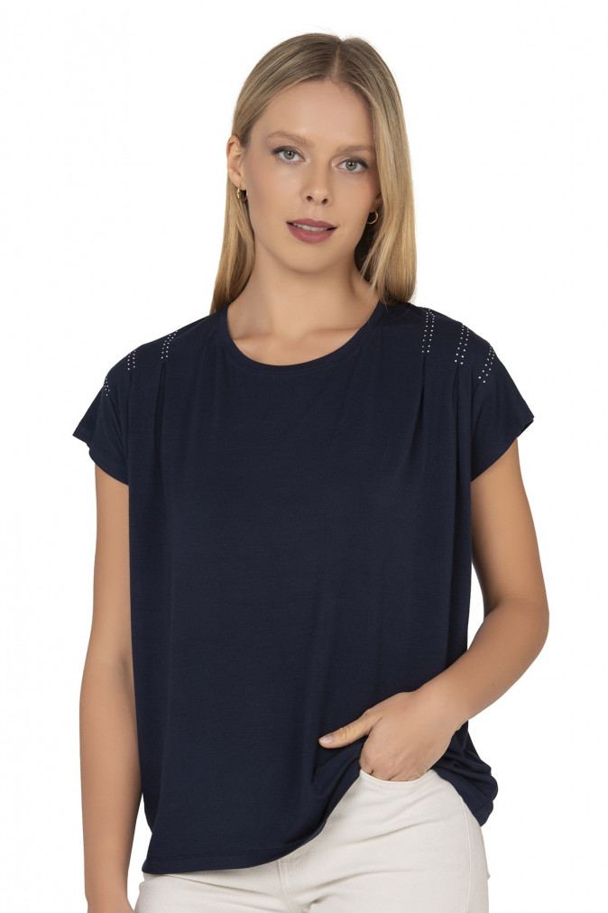 Футболка жіноча віскозна - камінчики на плечах