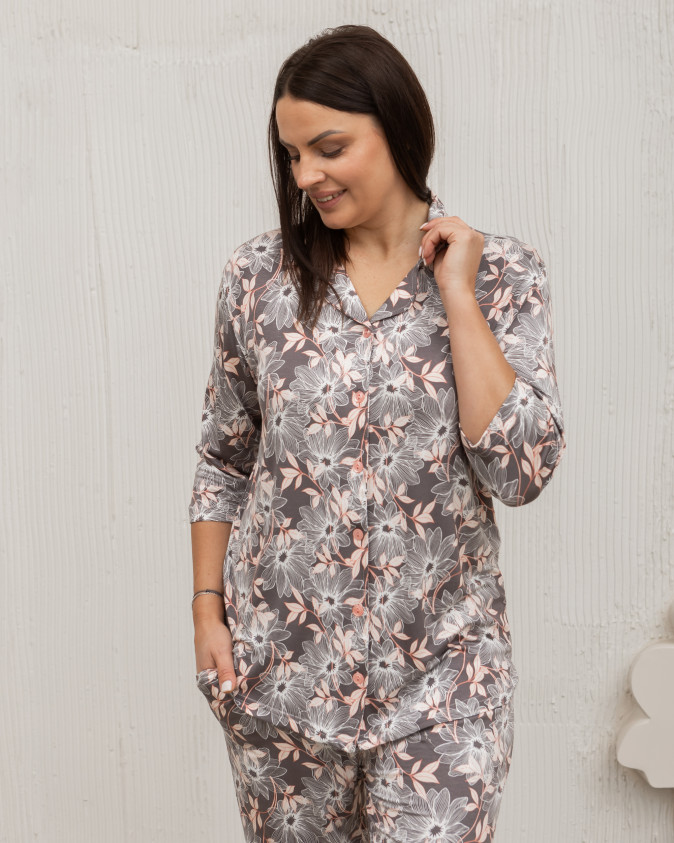 Вискозная женская пижама Plus Size со штанами и кофтой на пуговицах - Цветы