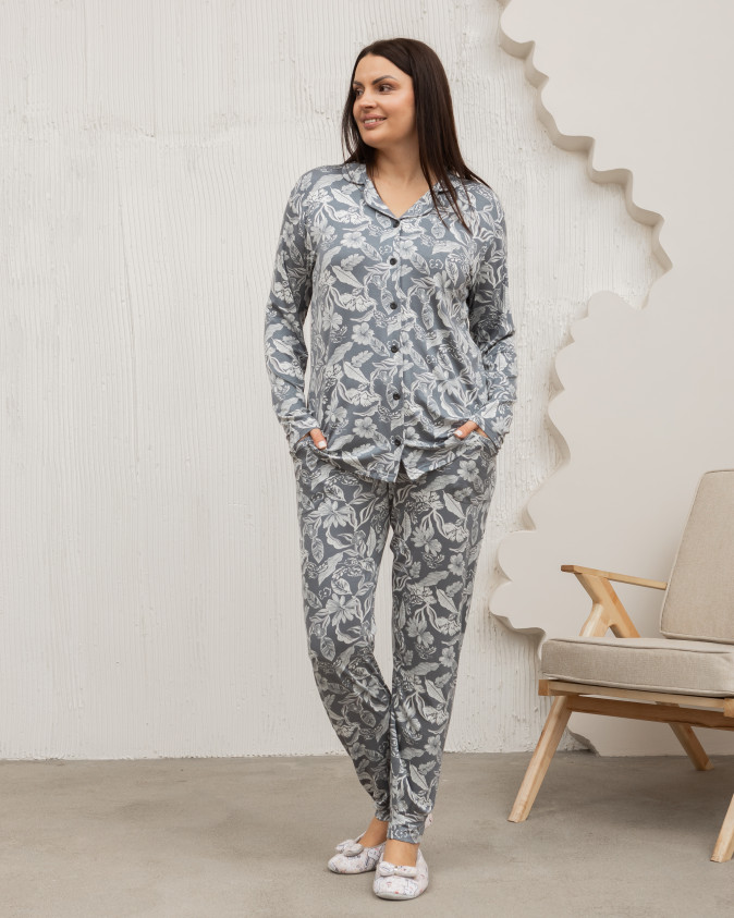 Віскозна жіноча піжама Plus Size на ґудзиках - квітковий принт