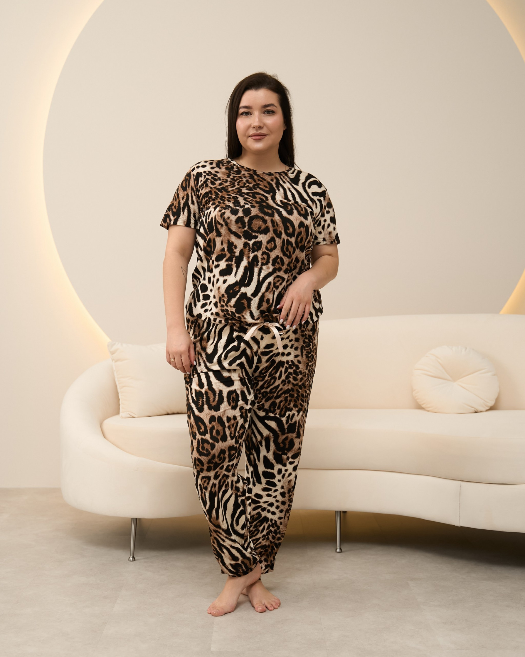 Віскозний комплект зі штанами та футболкою - Леопард- Plus Size