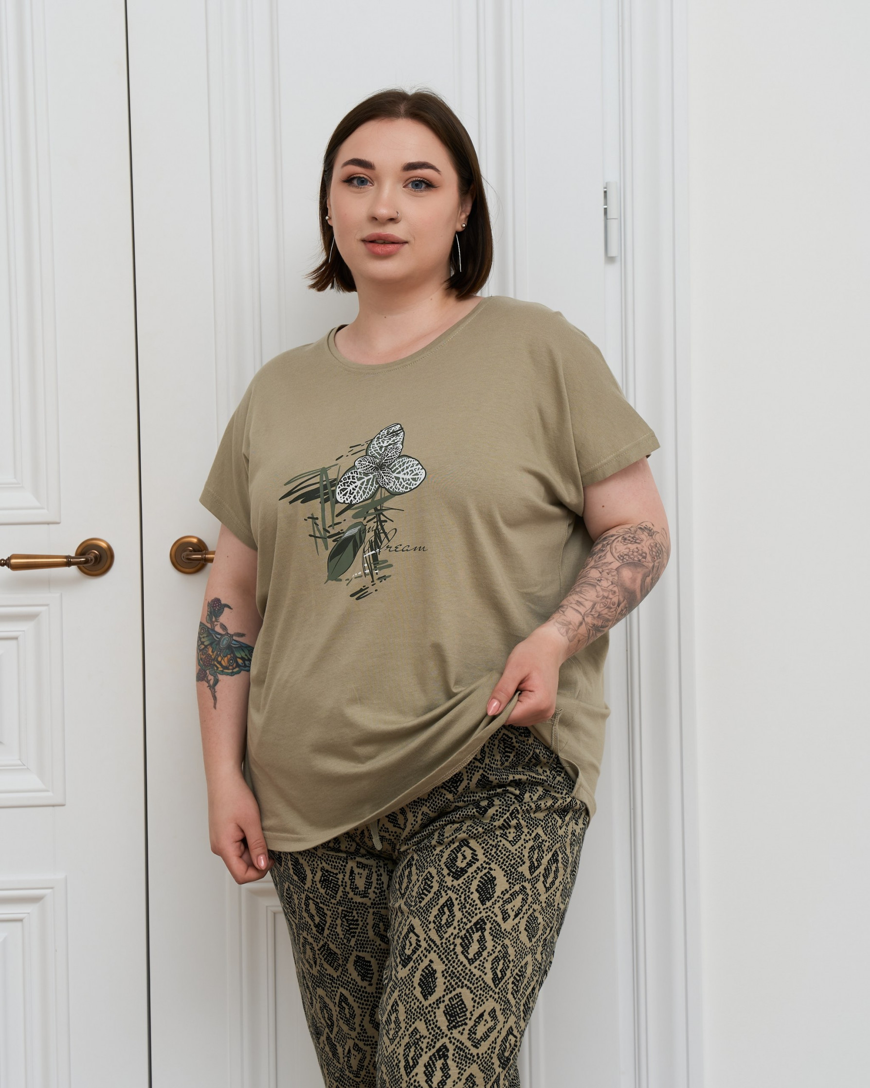Жіночий комплект Plus Size з капрі - низ у візерунок