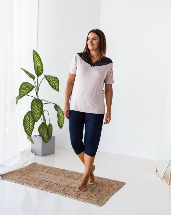 Жіночий комплект Plus Size з капрі - мереживо по горловині