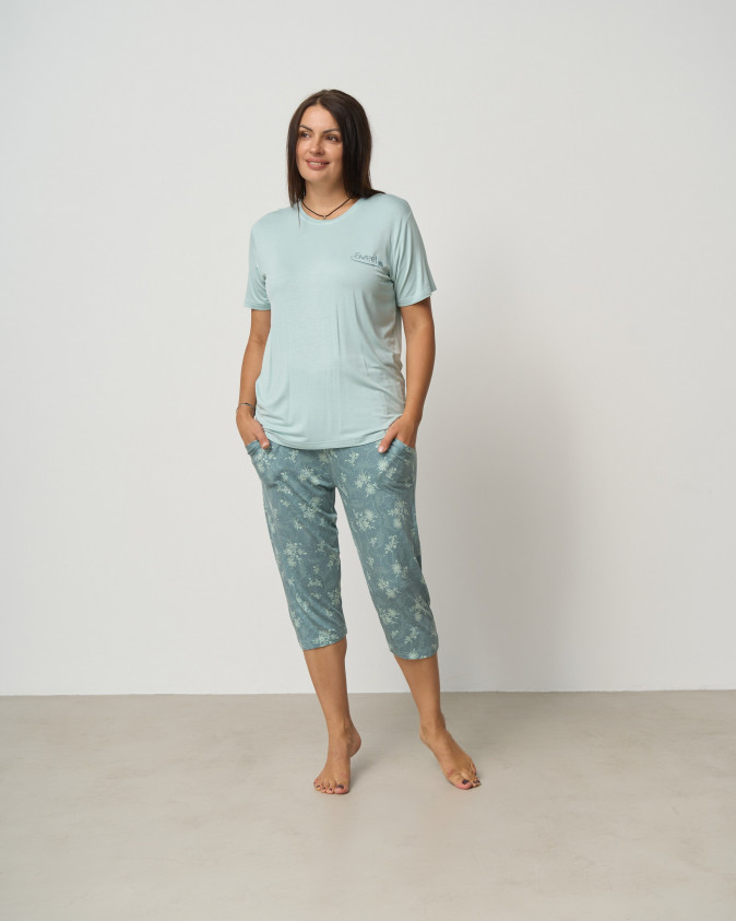 Жіночий комплект Plus Size капрі та футболка - Sweet - віскоза