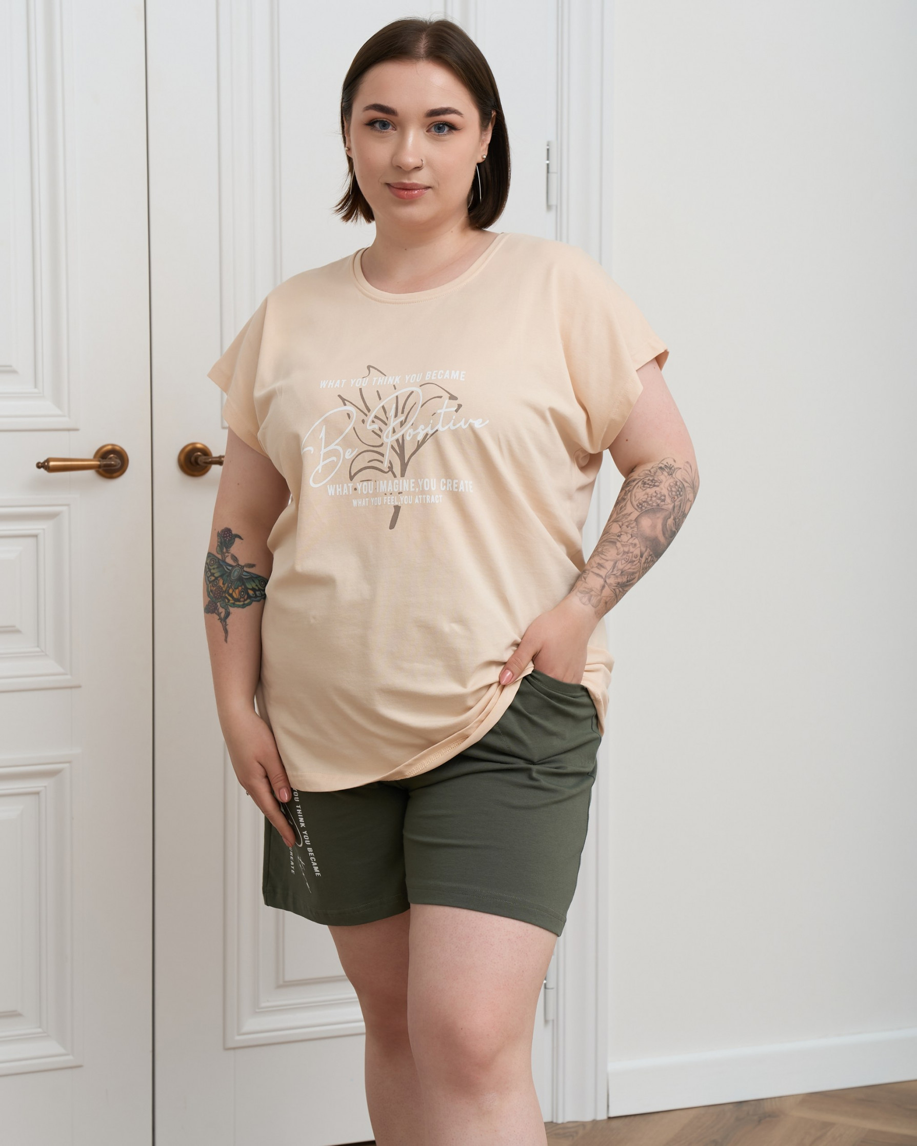 Жіночий комплект з шортами в написи - Plus Size