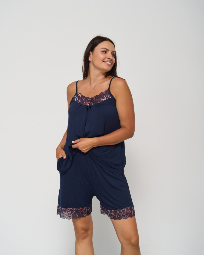 Віскозна однотонна піжама Plus Size з майкою та шортами - мереживо