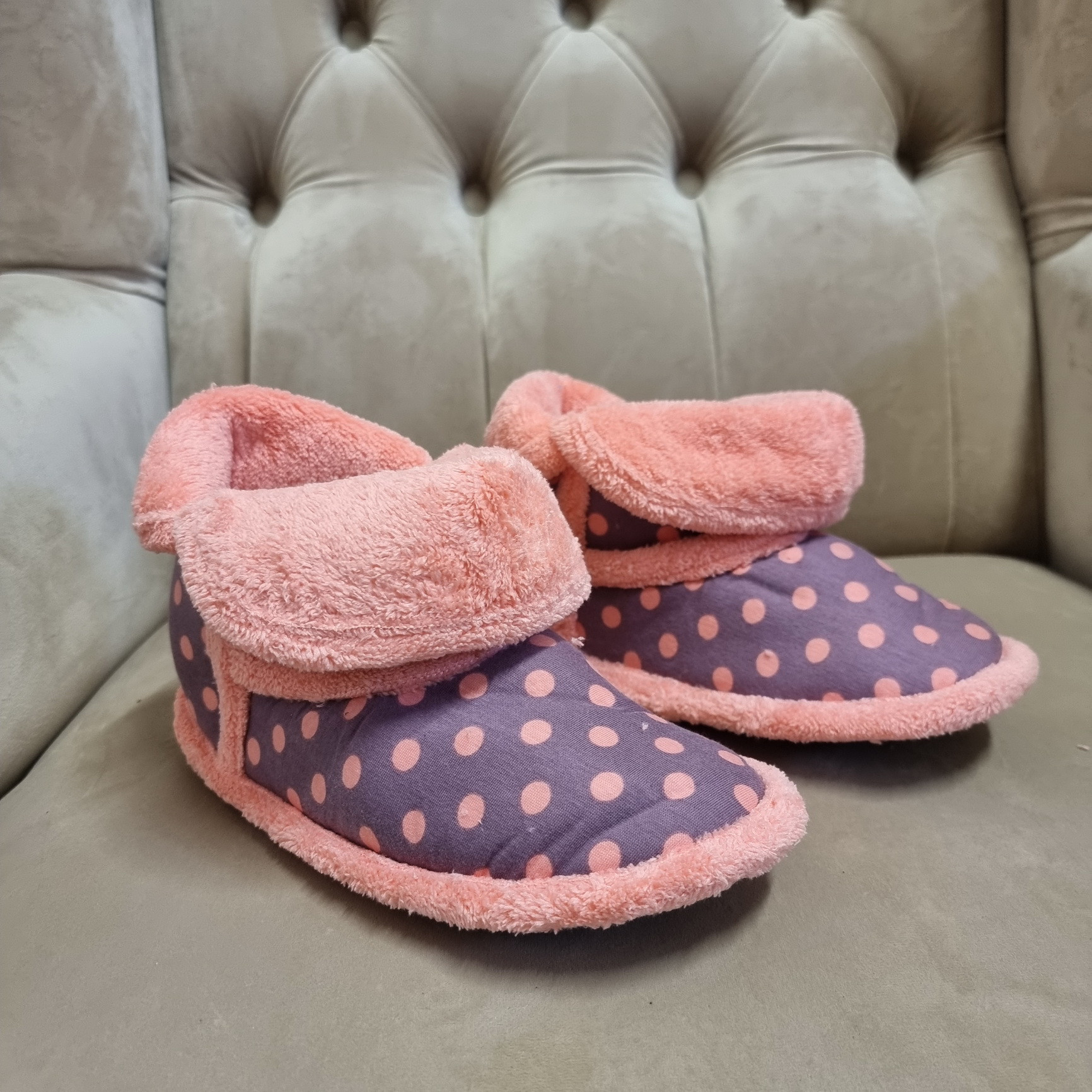 Чобітки для дому в горошок - коричневі