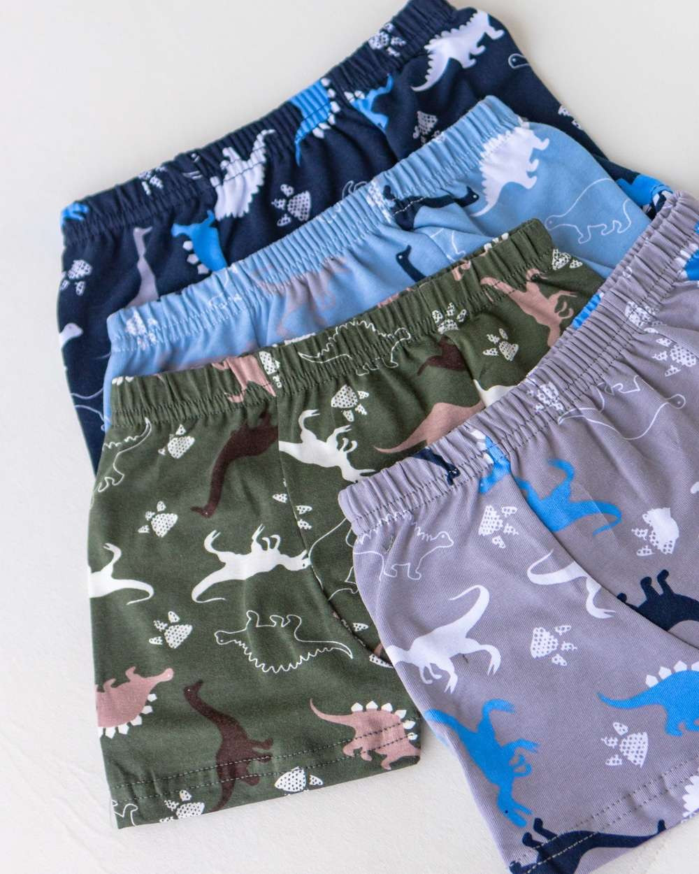 Боксери на хлопчика з динозаврами