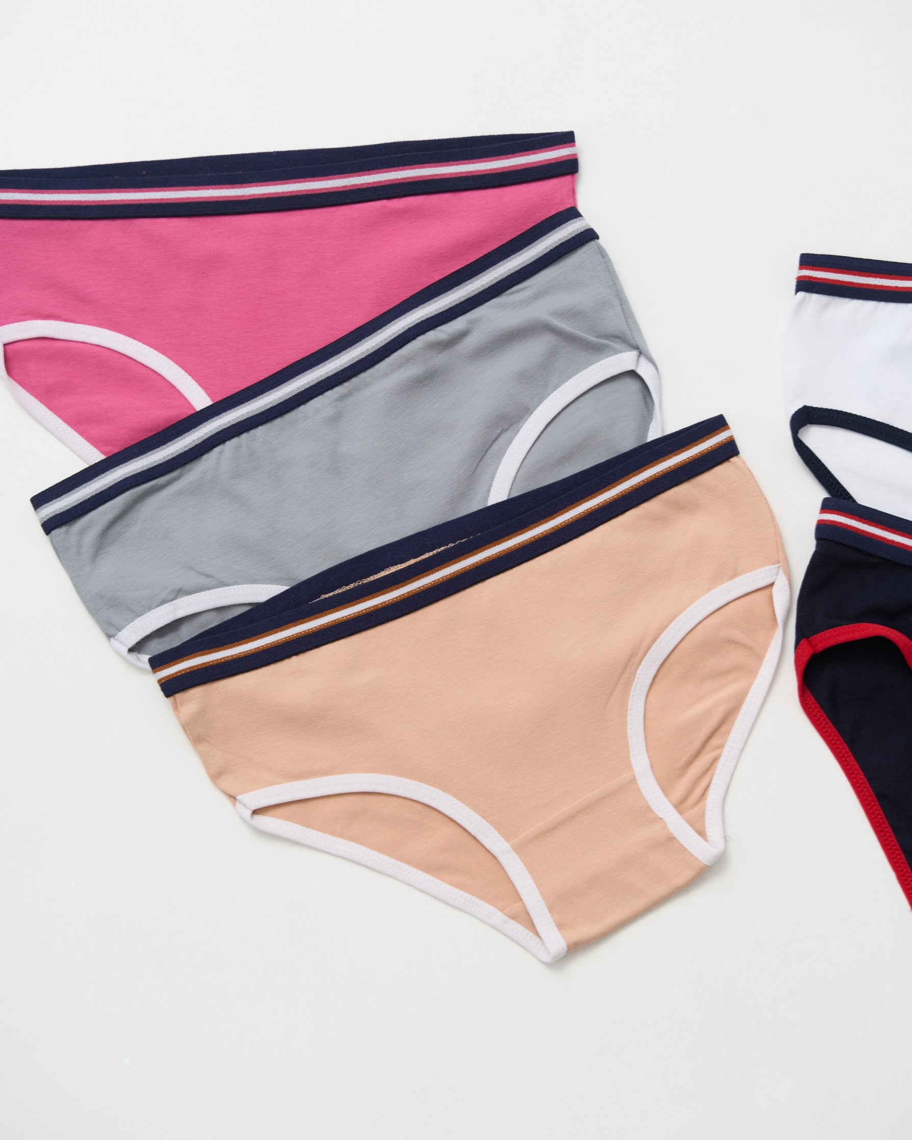 Трусики підліткові на дівчинку - контрастна резинка