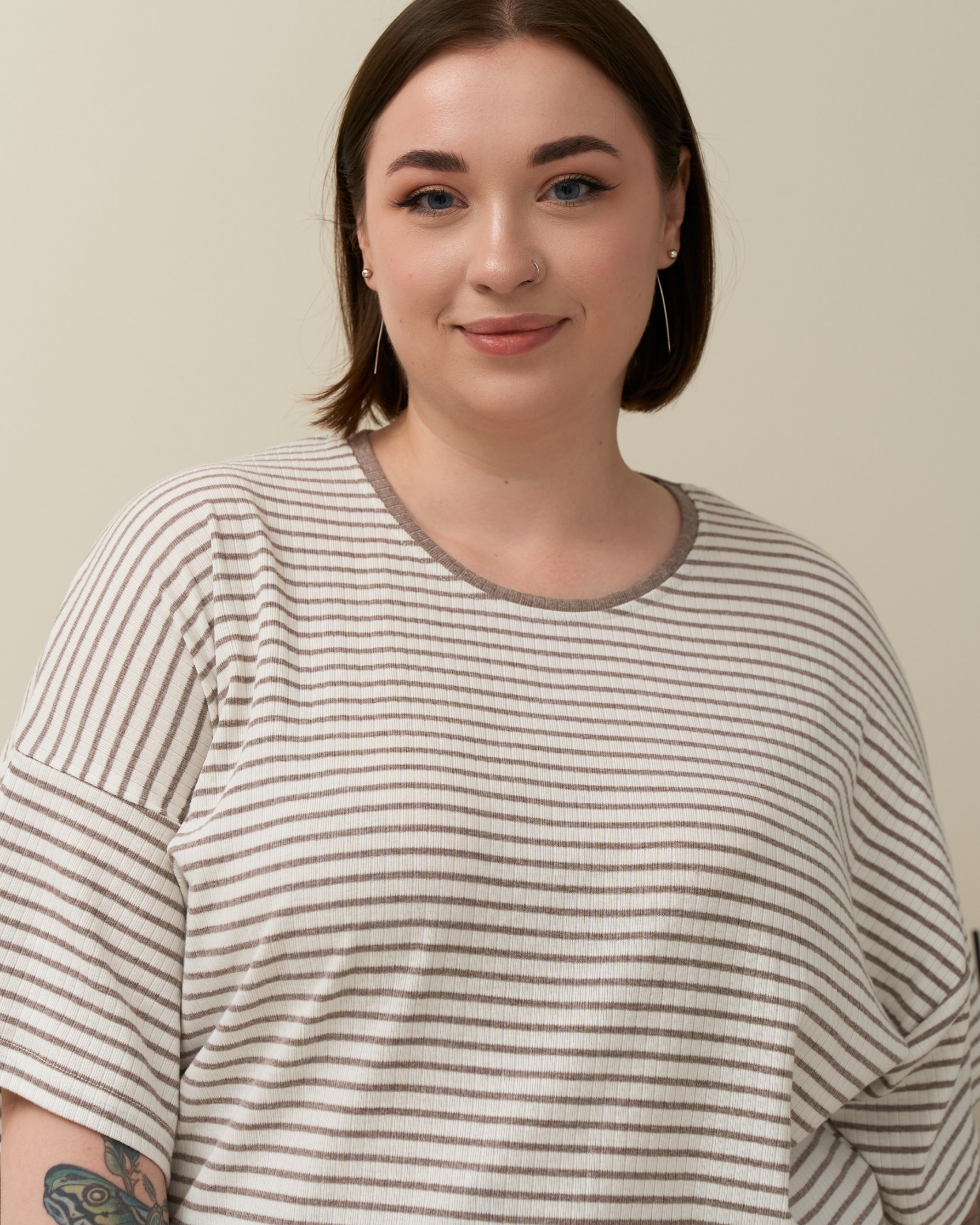 Комплект Plus Size футболка у смужку і шорти - в рубчик