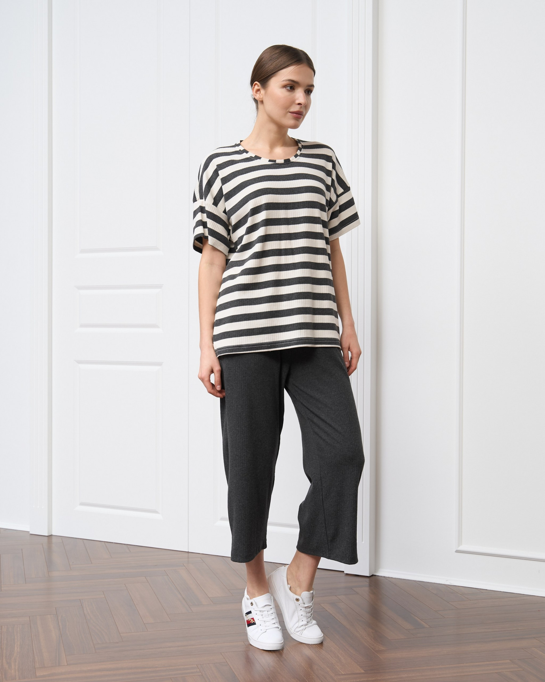 Жіночий комплект з капрі - рубчик - футболка у смужку