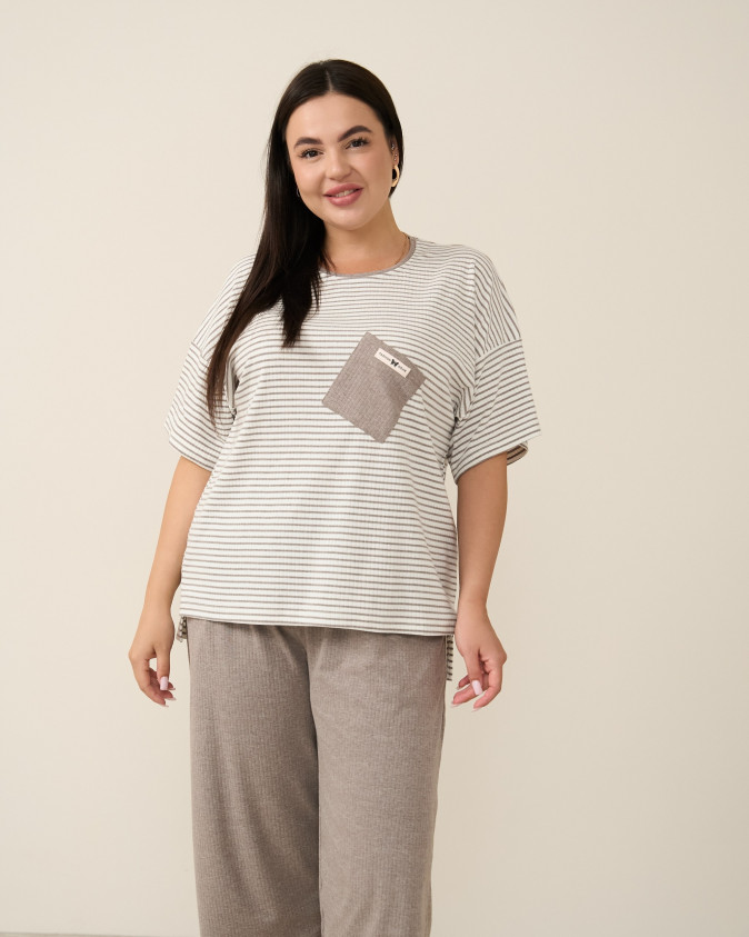 Комплект жіночий з капрі Plus Size - у смужку