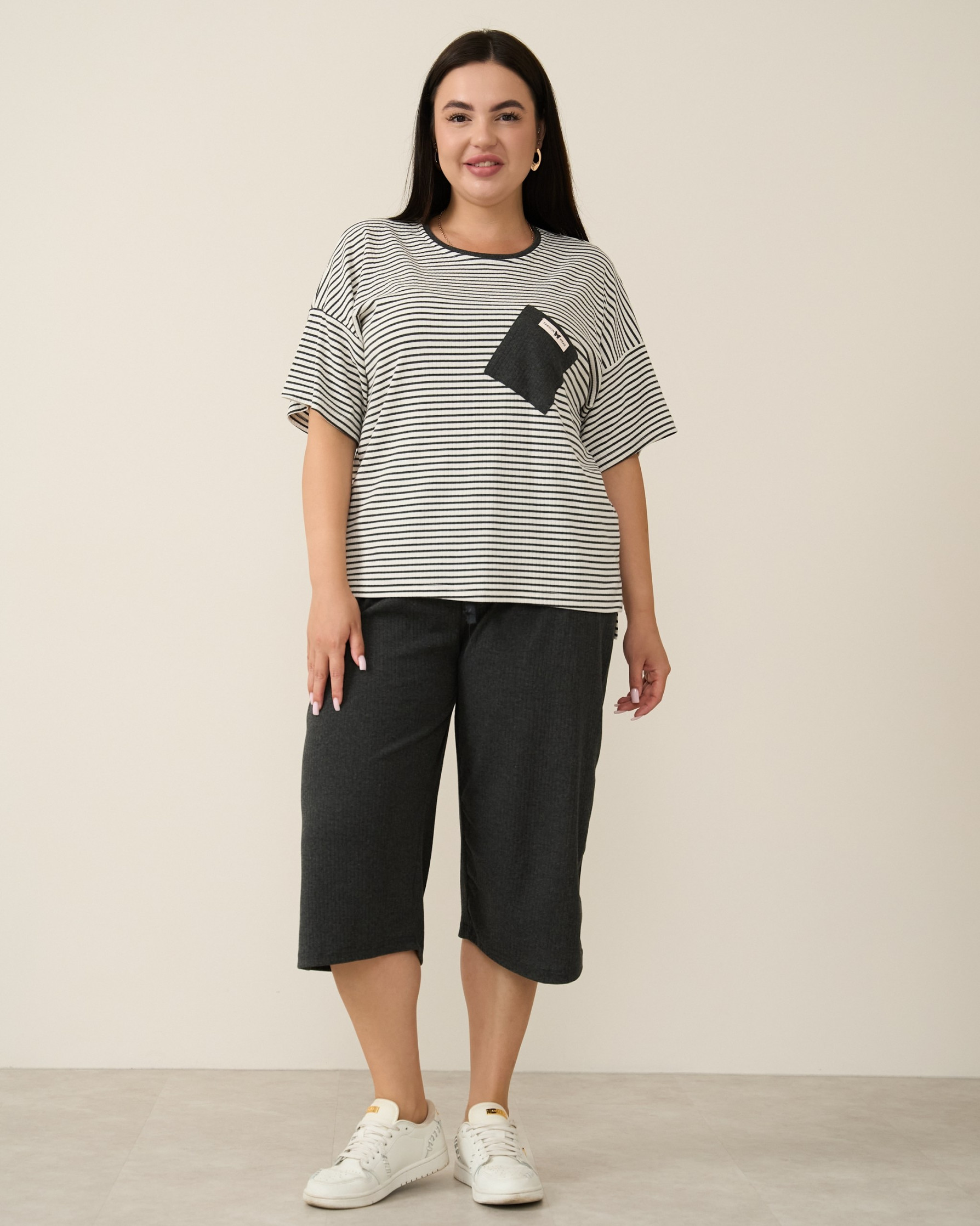 Комплект жіночий з капрі Plus Size - у смужку