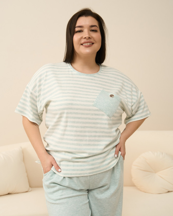 Комплект жіночий зі штанами і кишенею на футболці Plus Size - в рубчик