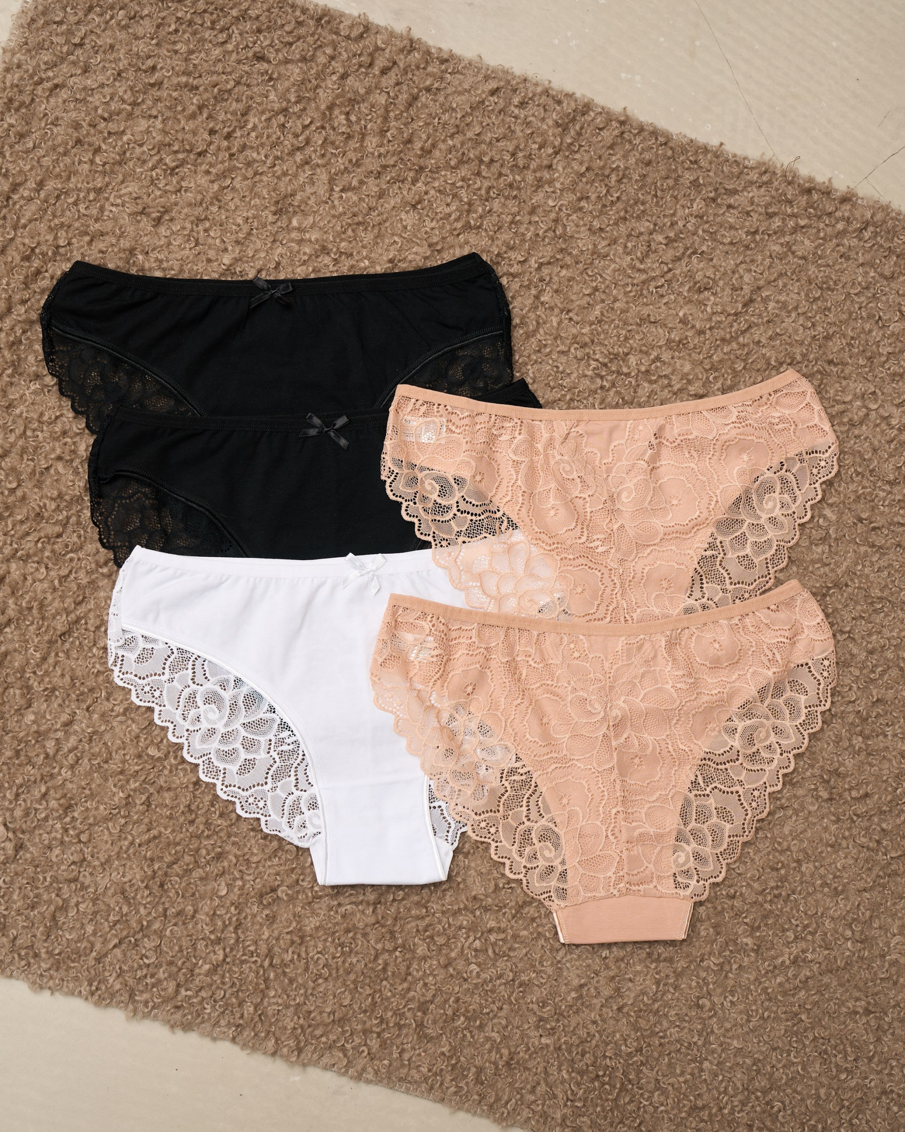 Базові жіночі труси з мереживом позаду - Plus Size - 5 шт.