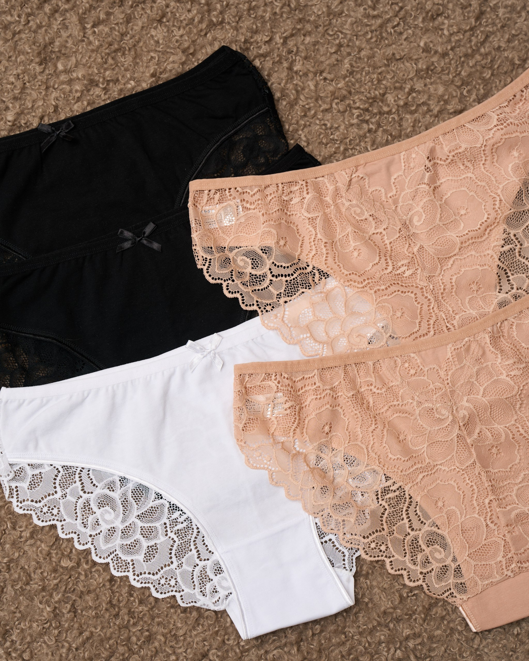 Базові жіночі труси з мереживом позаду - Plus Size - 5 шт.