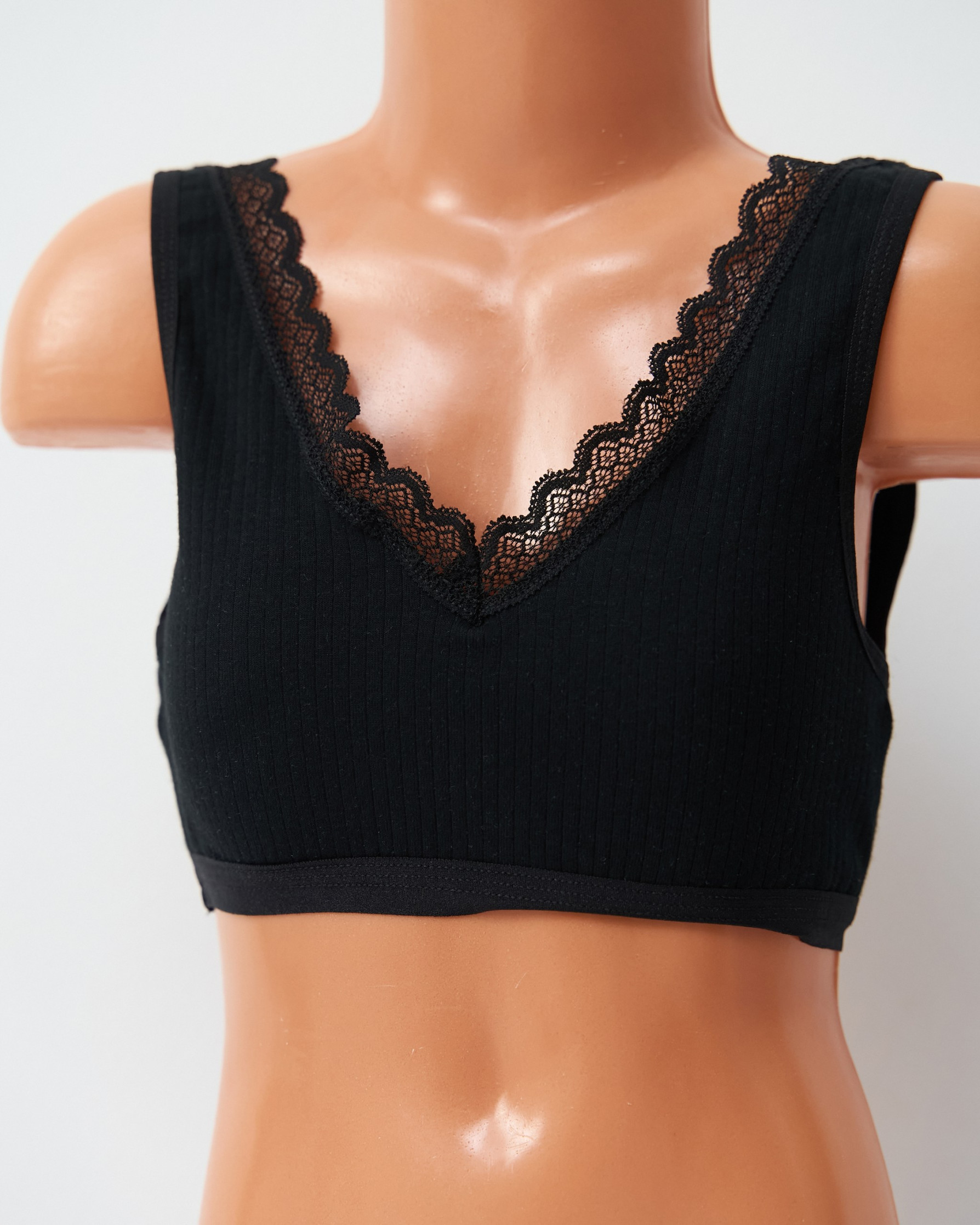 Подростковый топик Чёрный в рубчик  - с кружевом