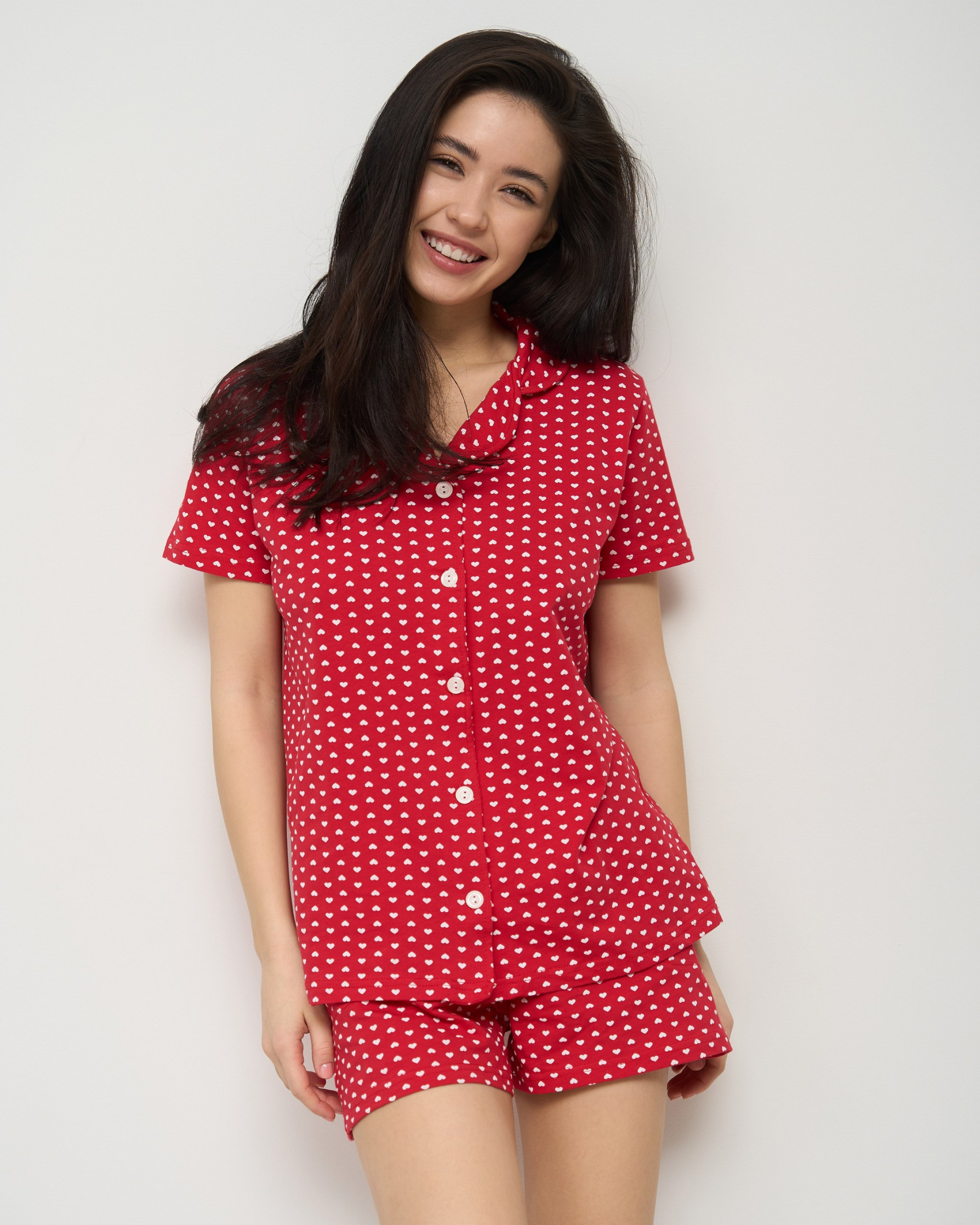Жіночий червоний комплект з шортиками - дрібні сердечки